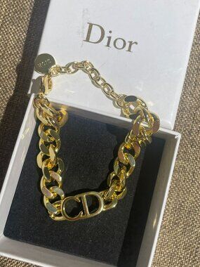Gold Tone Chain Link Bracelet.